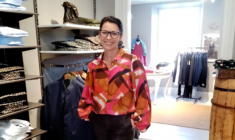 Liana Christensen berättar om sin populära klädkammare