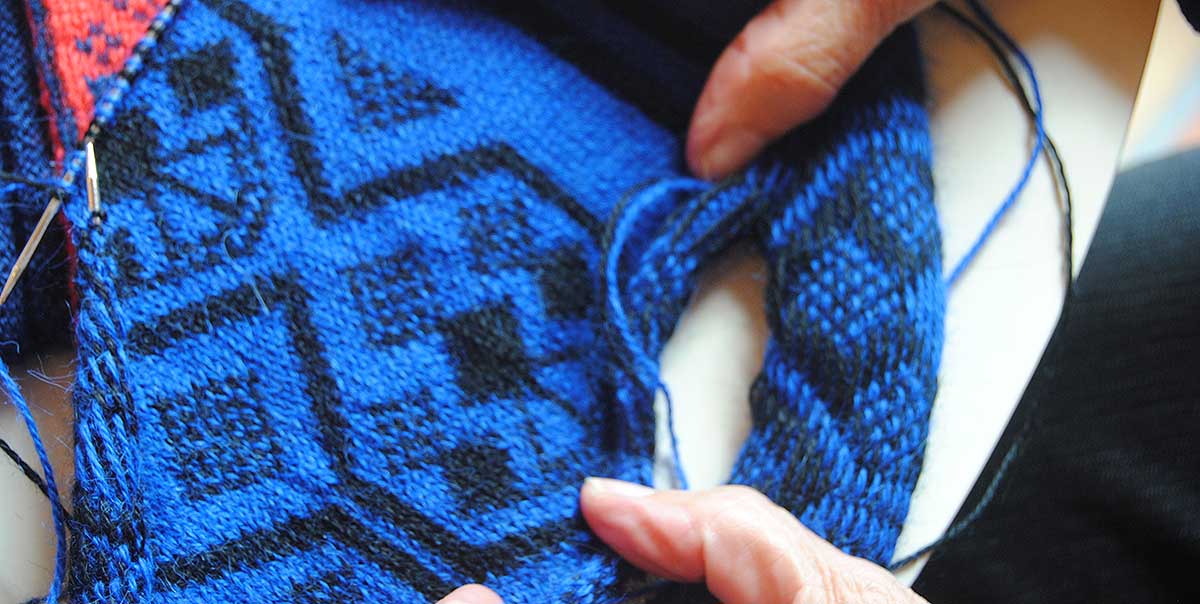 Bingestickning: Av många maskor små…